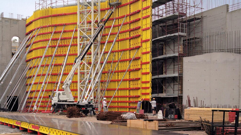 Concrete Form Plywood: A Practical Guide for Showroom Builds, Displays, and Durable Interiors